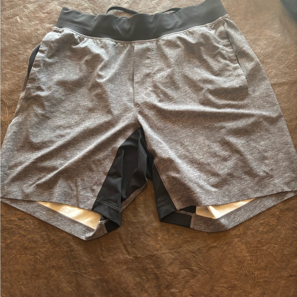 Men's Gray Lululemon Athletic Shorts size Medium